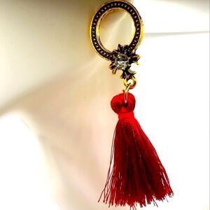 Burgundy/ red gold toned tassel Dangle sting earrings.